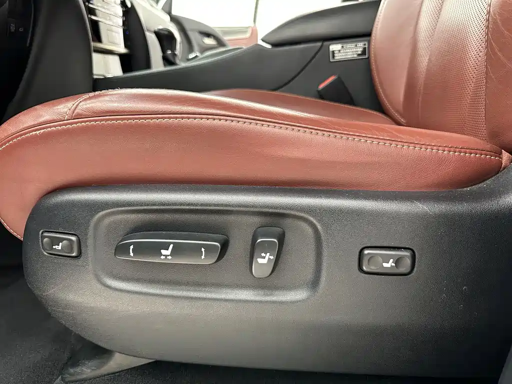 Lexus LX — миниатюра 28
