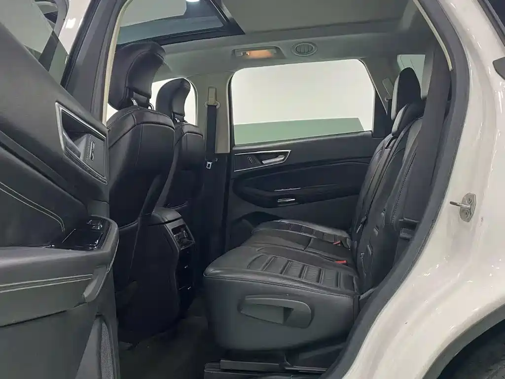 Ford Edge — миниатюра 5