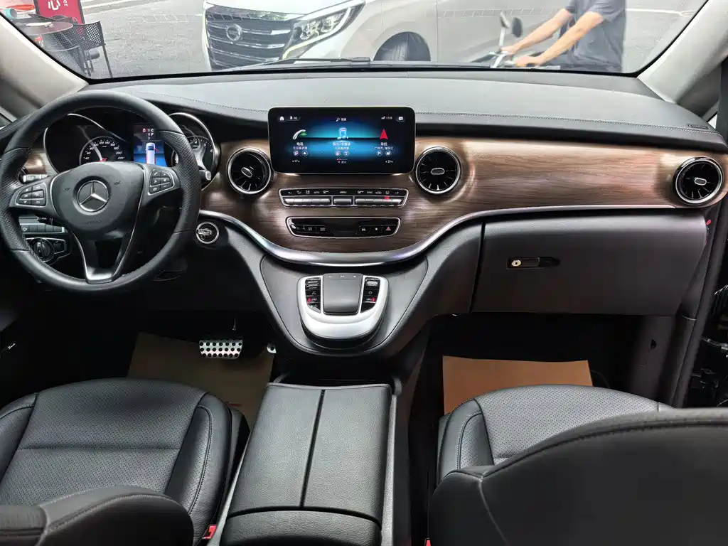 Mercedes-Benz V-Class — миниатюра 19