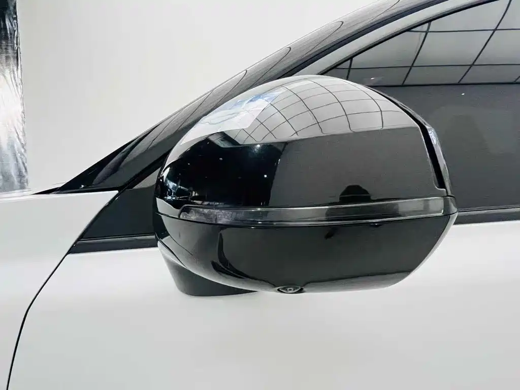 Lynk & Co 05 — миниатюра 15