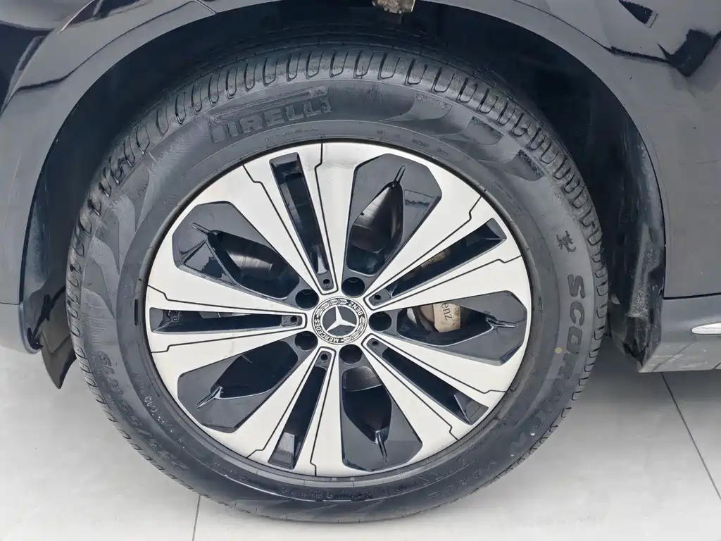 Mercedes-Benz EQC — миниатюра 8