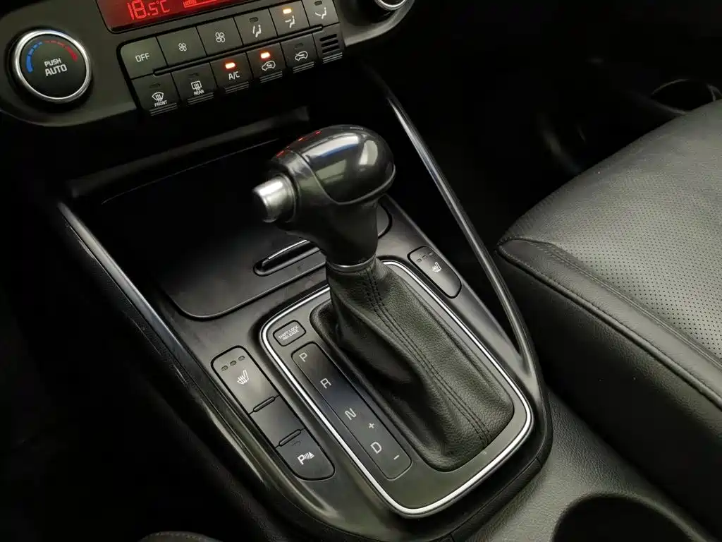 Kia Carens — миниатюра 13