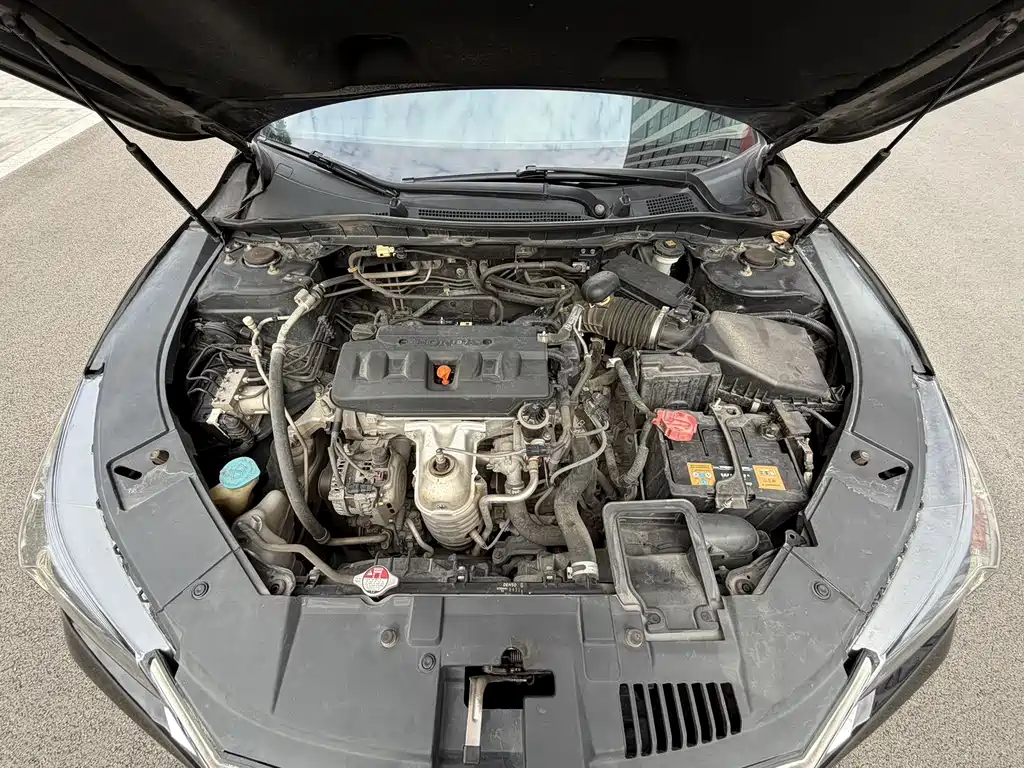 Honda Accord — миниатюра 13