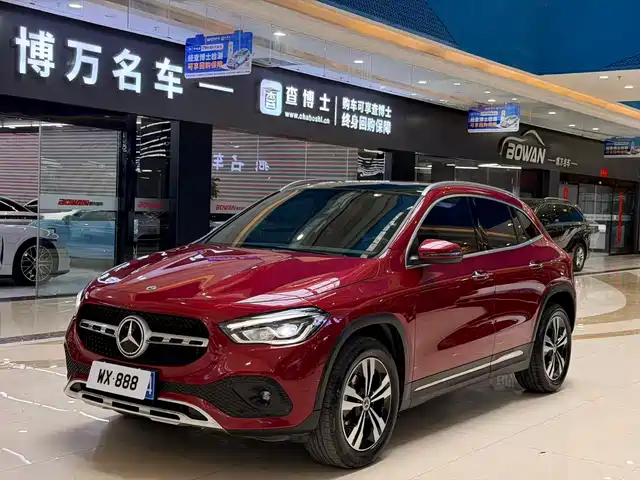 MERCEDES BENZ GLA