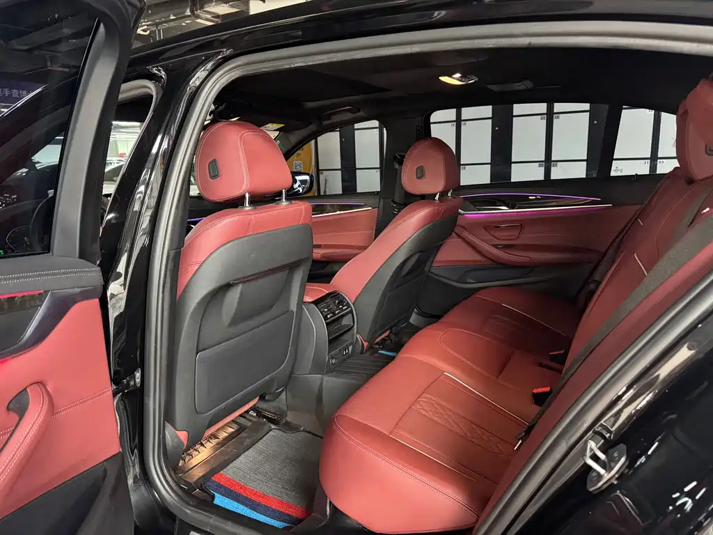BMW 5 Series — миниатюра 6
