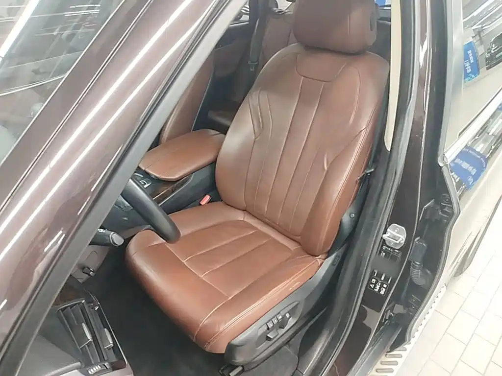 BMW X5 (Import) — миниатюра 11