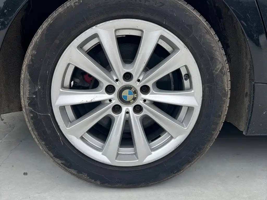 BMW 5 Series — миниатюра 13