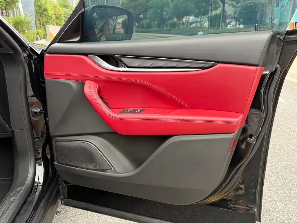 Maserati Levante — миниатюра 18