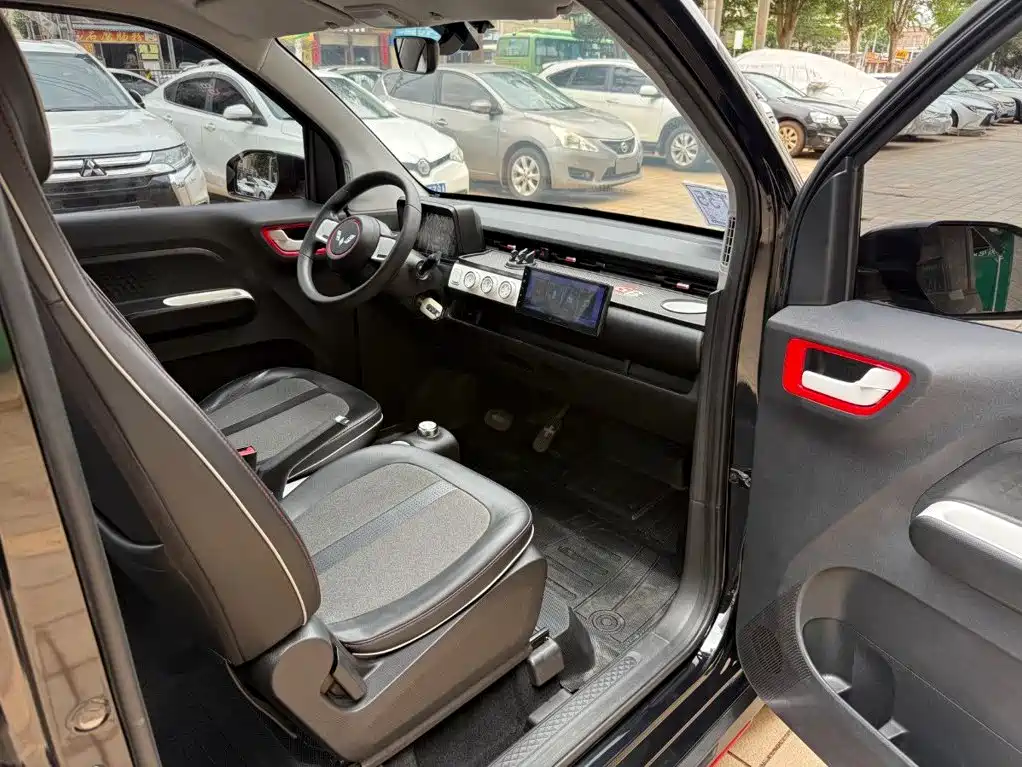 Wuling MINIEV — миниатюра 6