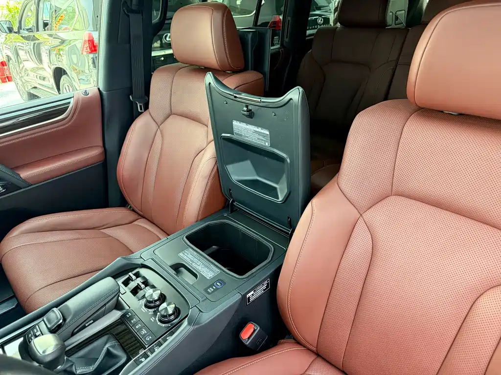 Lexus LX — миниатюра 14