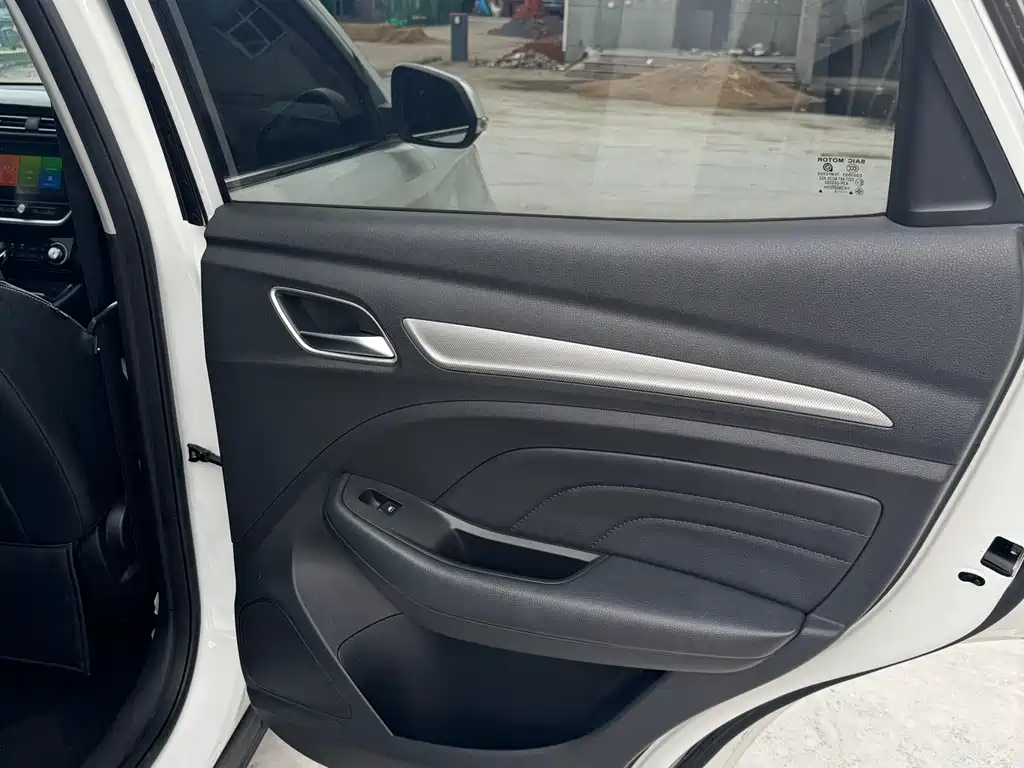 Roewe RX3 — миниатюра 11