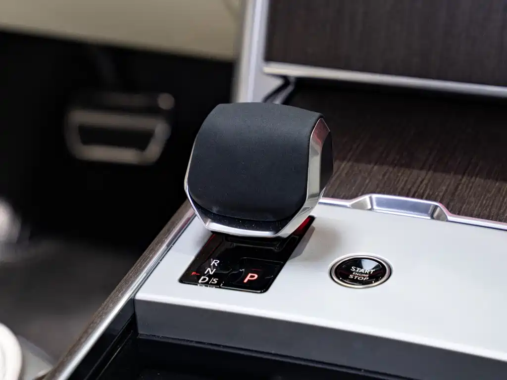 Land Rover Range Rover — миниатюра 17