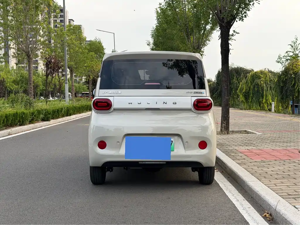 Wuling MINIEV — миниатюра 5