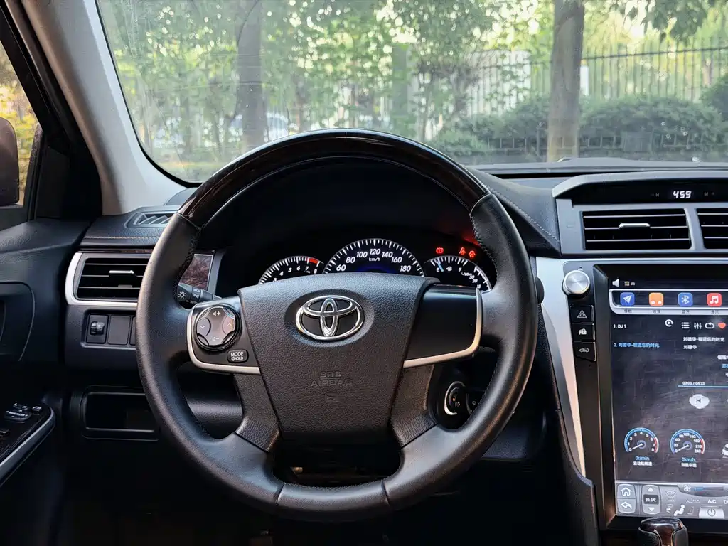 Toyota Camry — миниатюра 14
