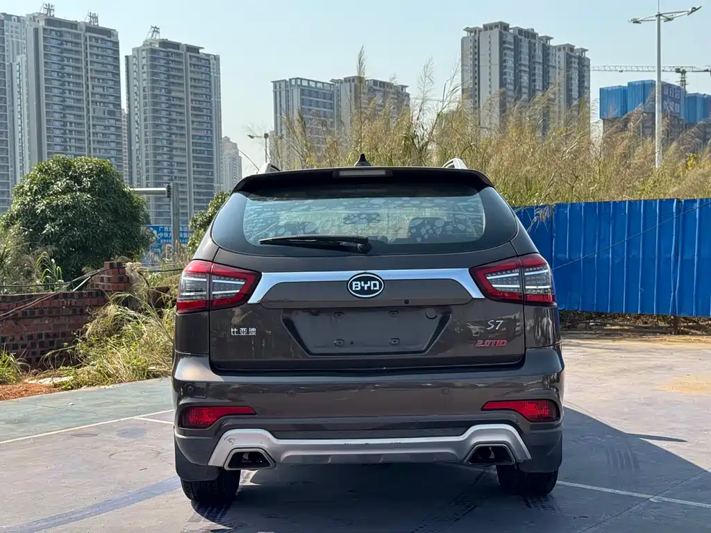 BYD S7