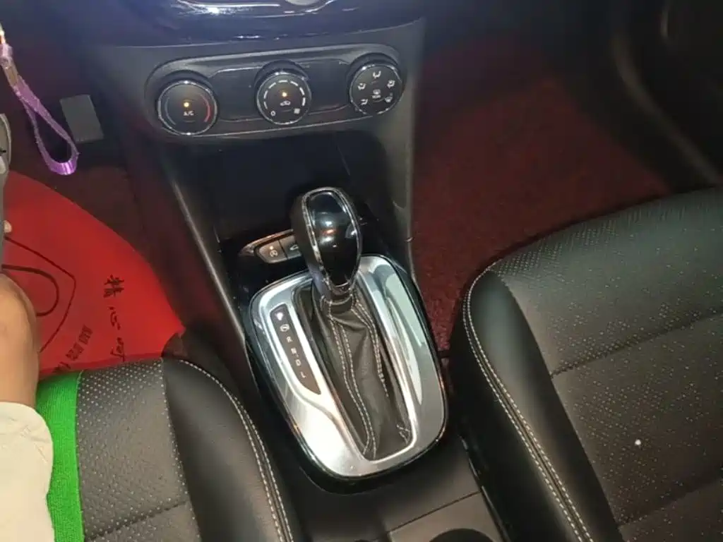 Buick Excelle — миниатюра 14