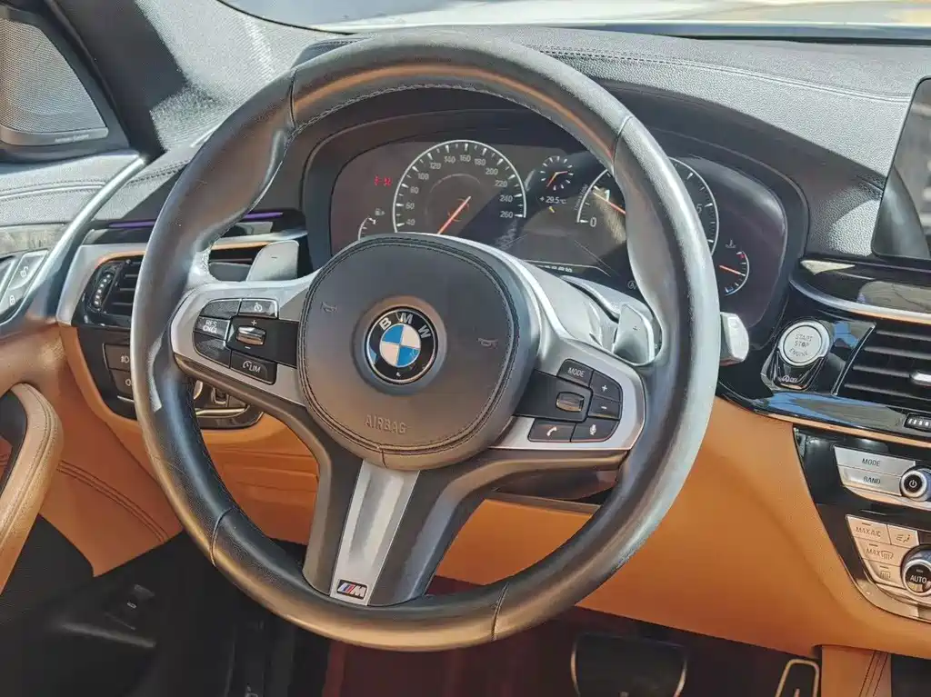 BMW 5 Series — миниатюра 6