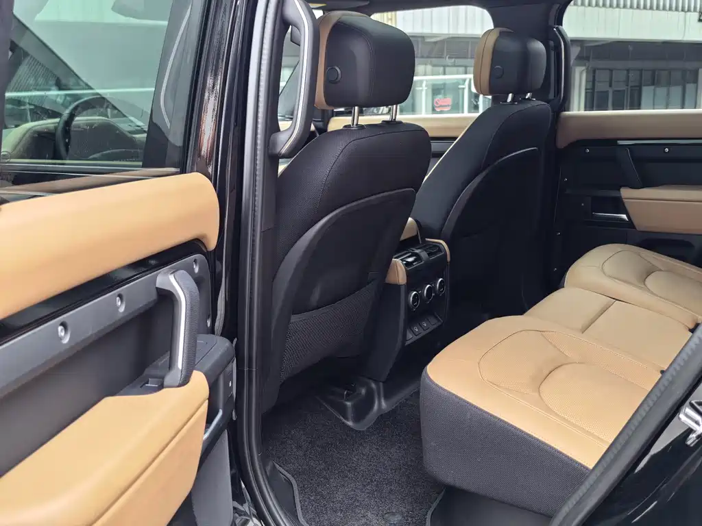 Land Rover Defender — миниатюра 15