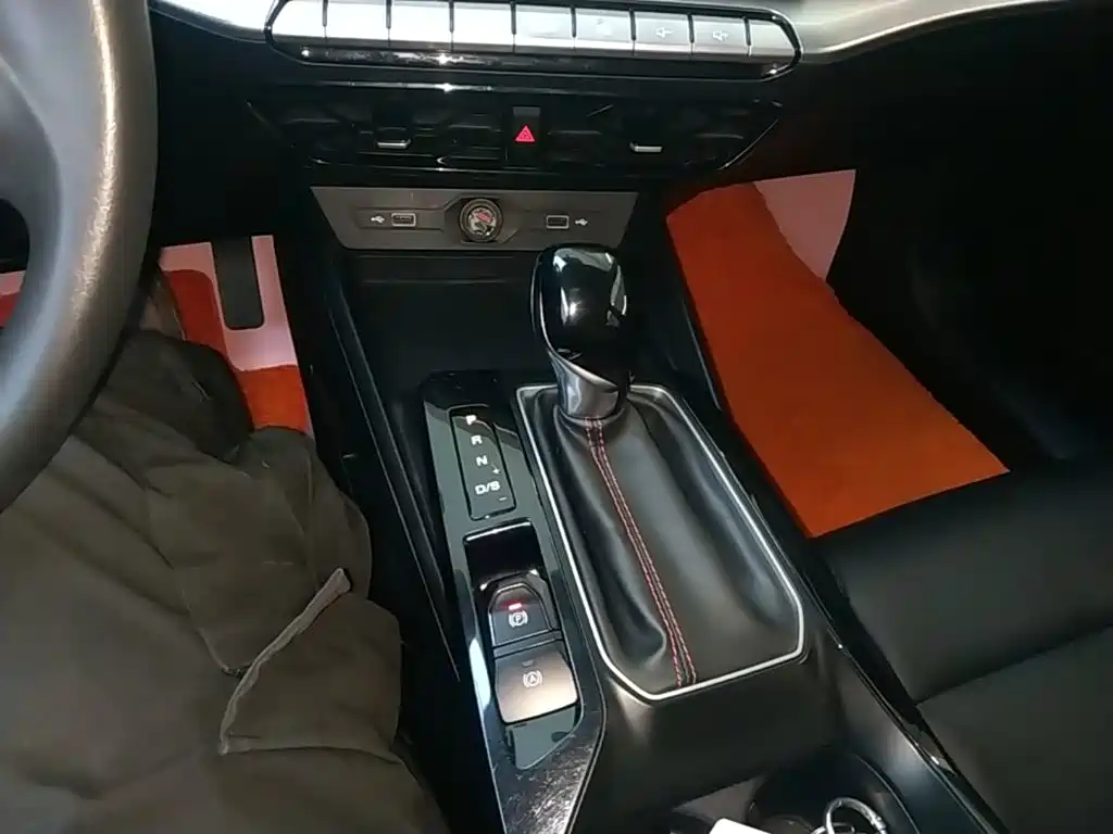 MG MG5 — миниатюра 14