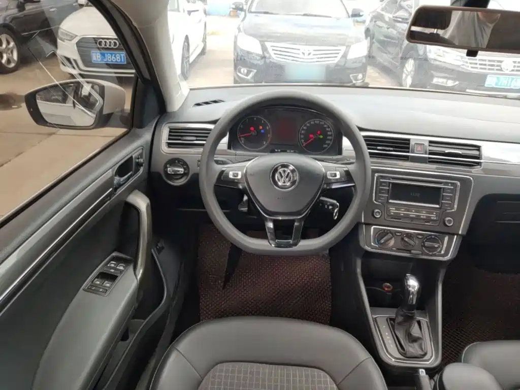 Volkswagen Santana — миниатюра 11