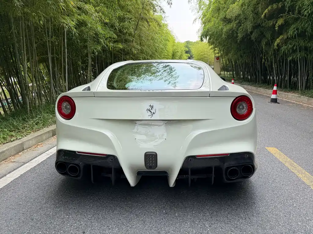 Ferrari F12berlinetta 2013 6.3L