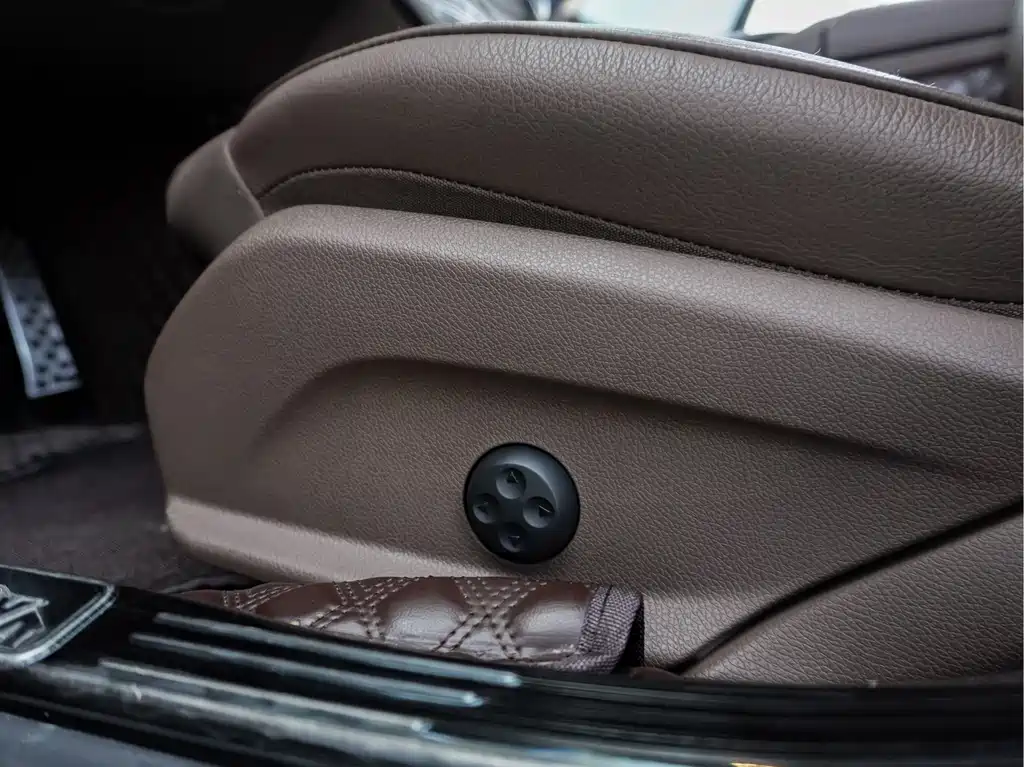 Mercedes-Benz E-Class — миниатюра 17