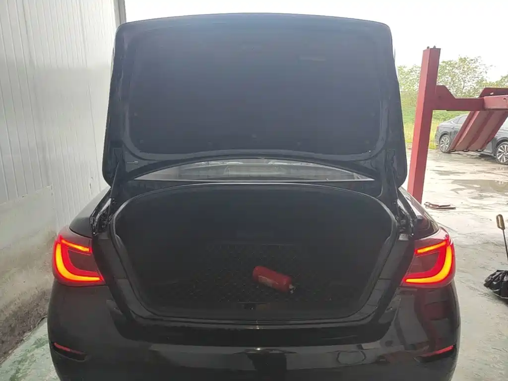 Infiniti Q70 — миниатюра 19
