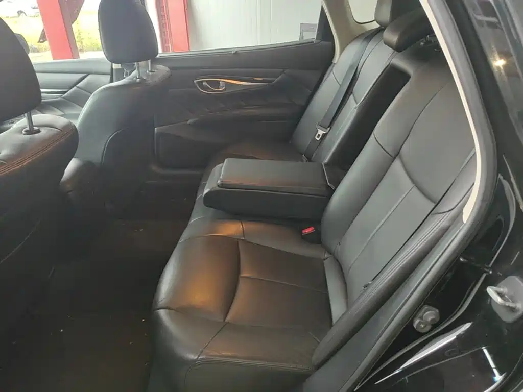 Infiniti Q70 — миниатюра 17