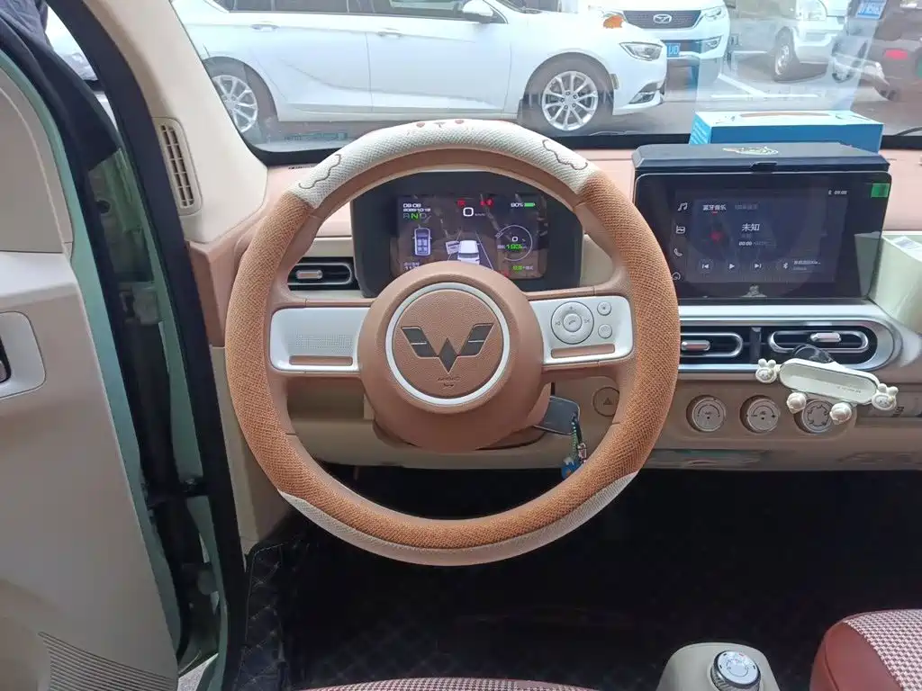 Wuling MINIEV — миниатюра 11