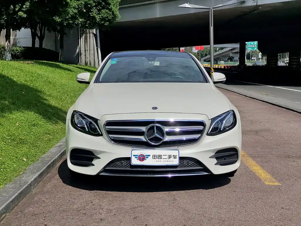 Mercedes-Benz E-Class — миниатюра 2