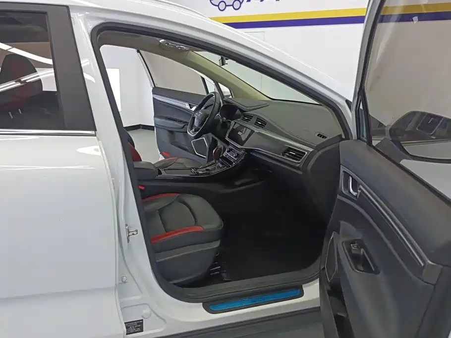 Geely Emgrand GS — миниатюра 8