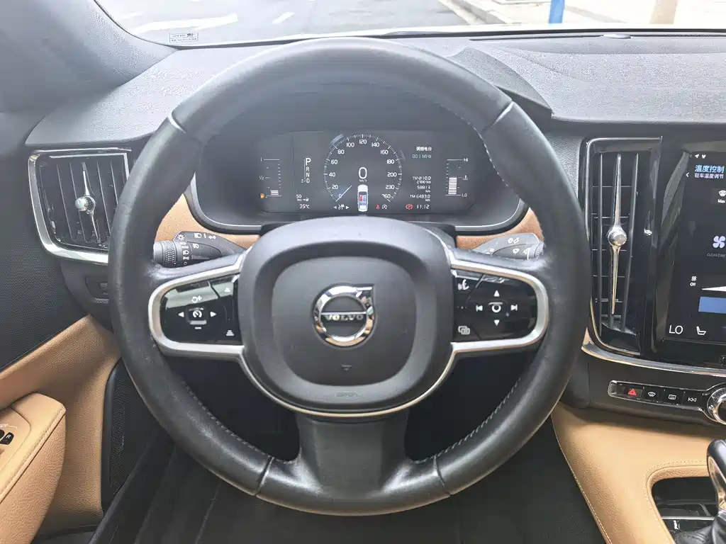 Volvo S90 2019 T5