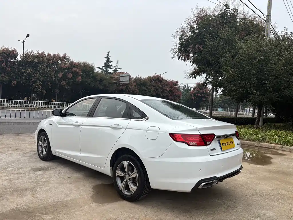 Geely Emgrand GL — миниатюра 3