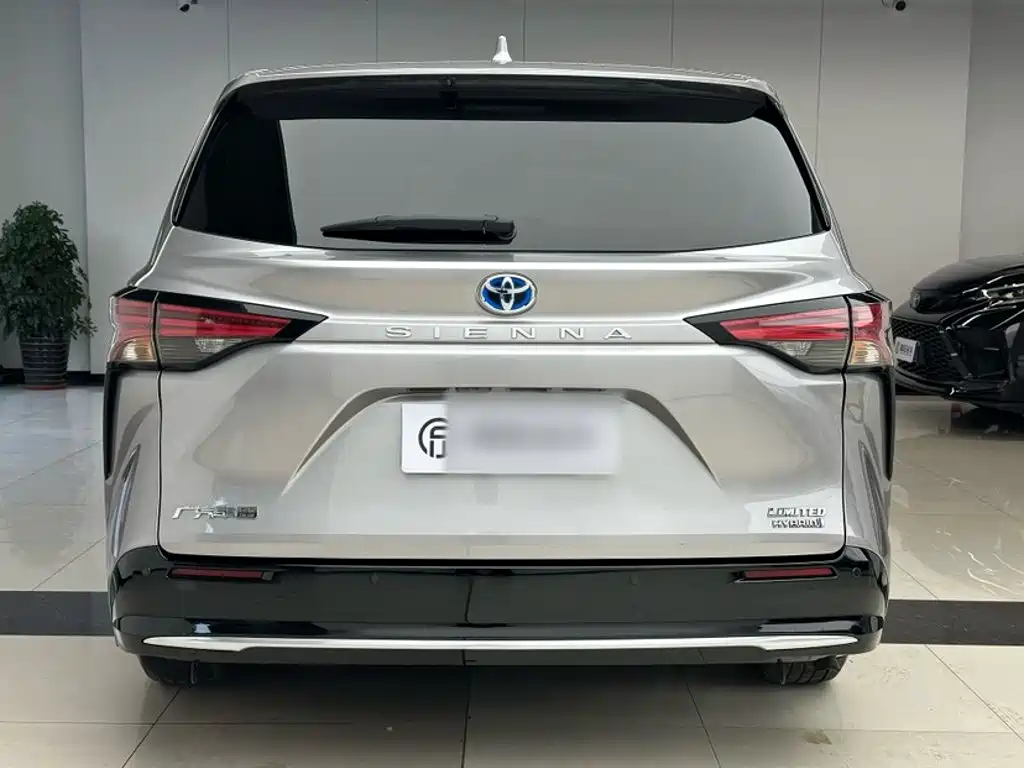 Toyota Sienna — миниатюра 12