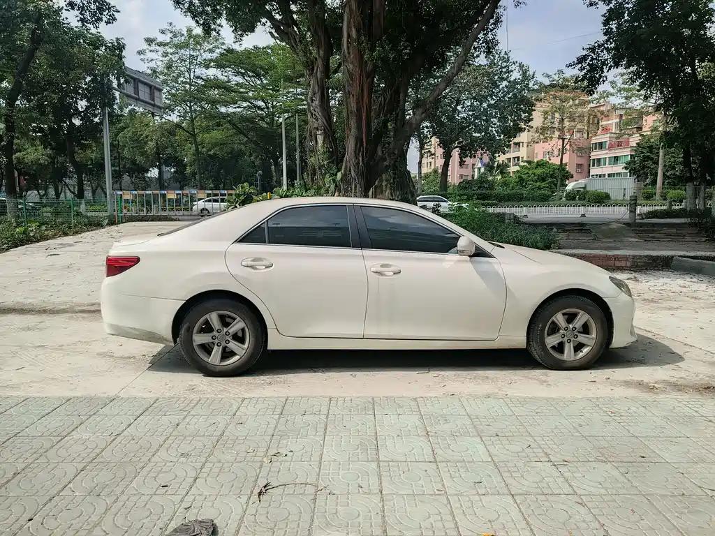 Toyota Reiz — миниатюра 8