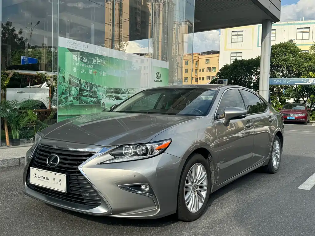 LEXUS  ES