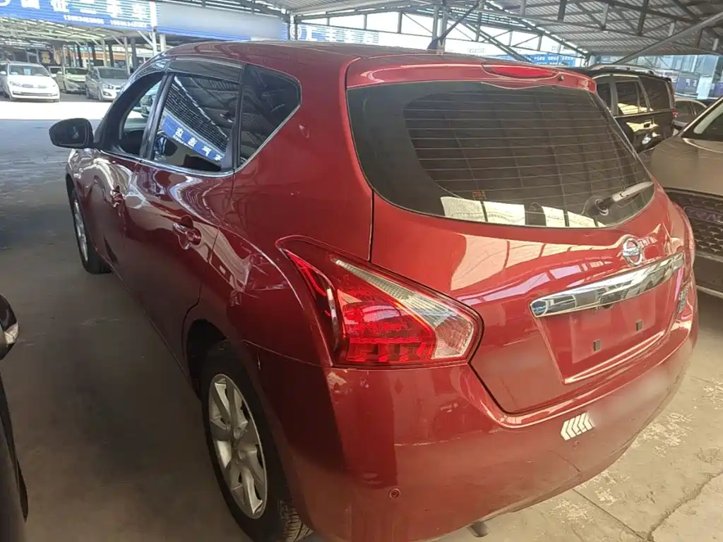 Nissan Tiida — миниатюра 5