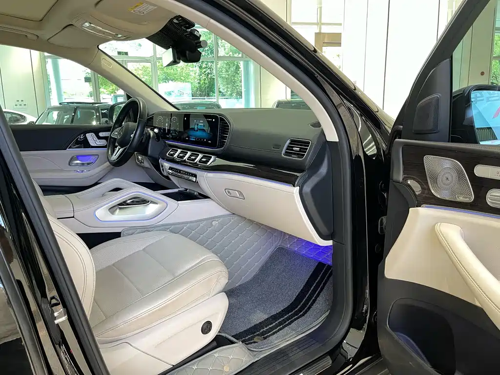 Mercedes-Benz GLS — миниатюра 13
