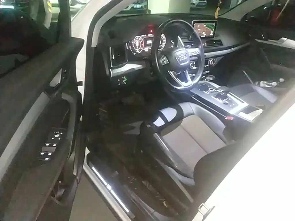 Audi Q5L — миниатюра 8