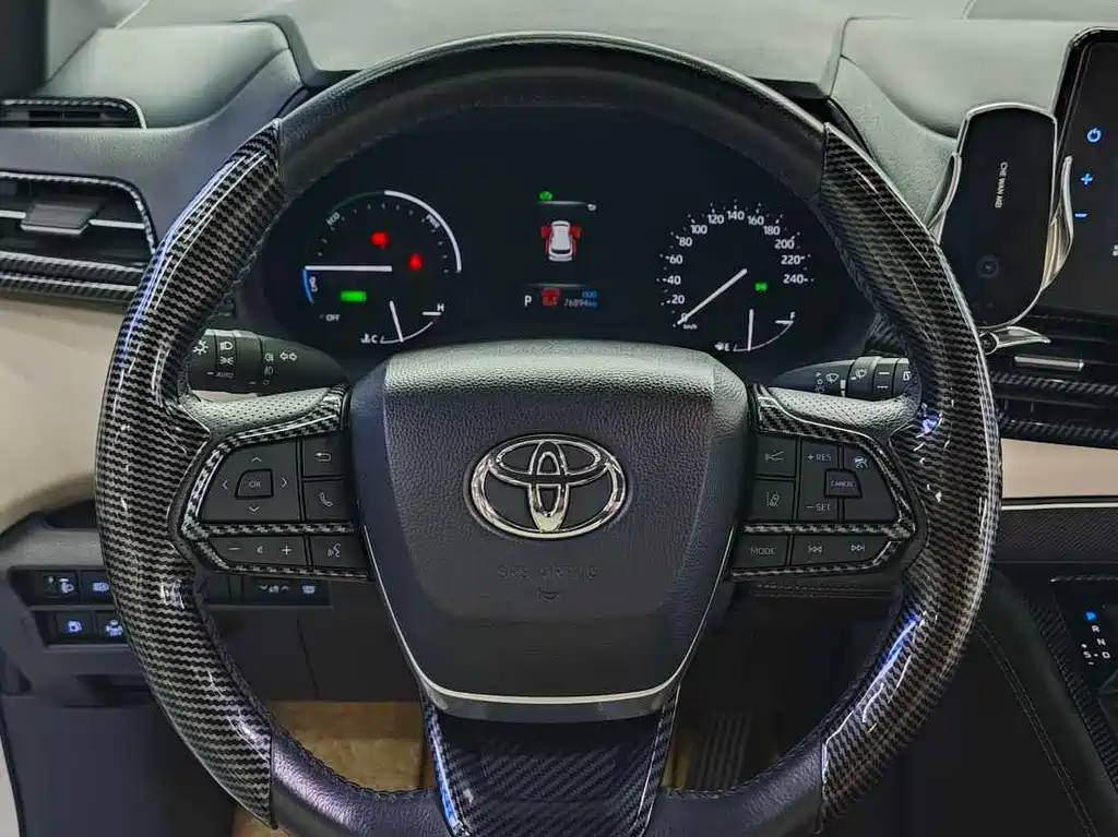 Toyota Sienna — миниатюра 12