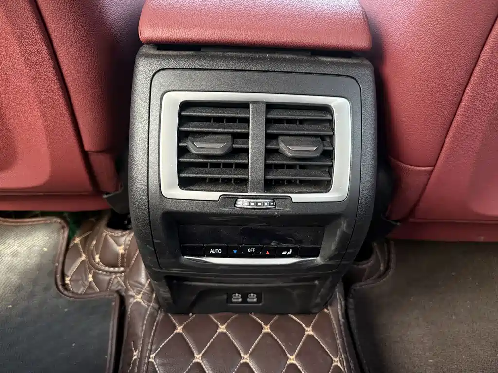 BMW iX3 — миниатюра 12