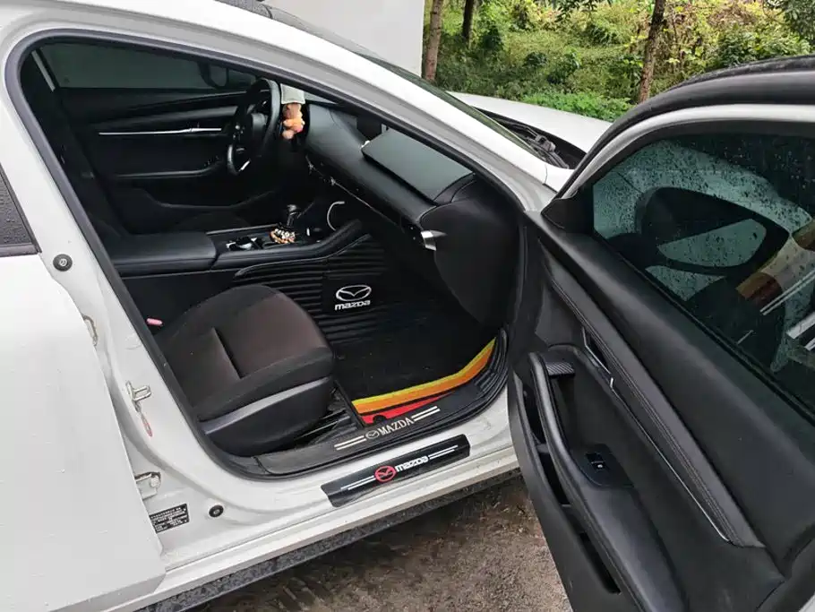Mazda 3 Axela — миниатюра 8