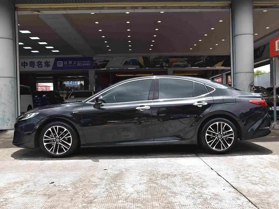Toyota Camry 2024 2.5HG Luxury