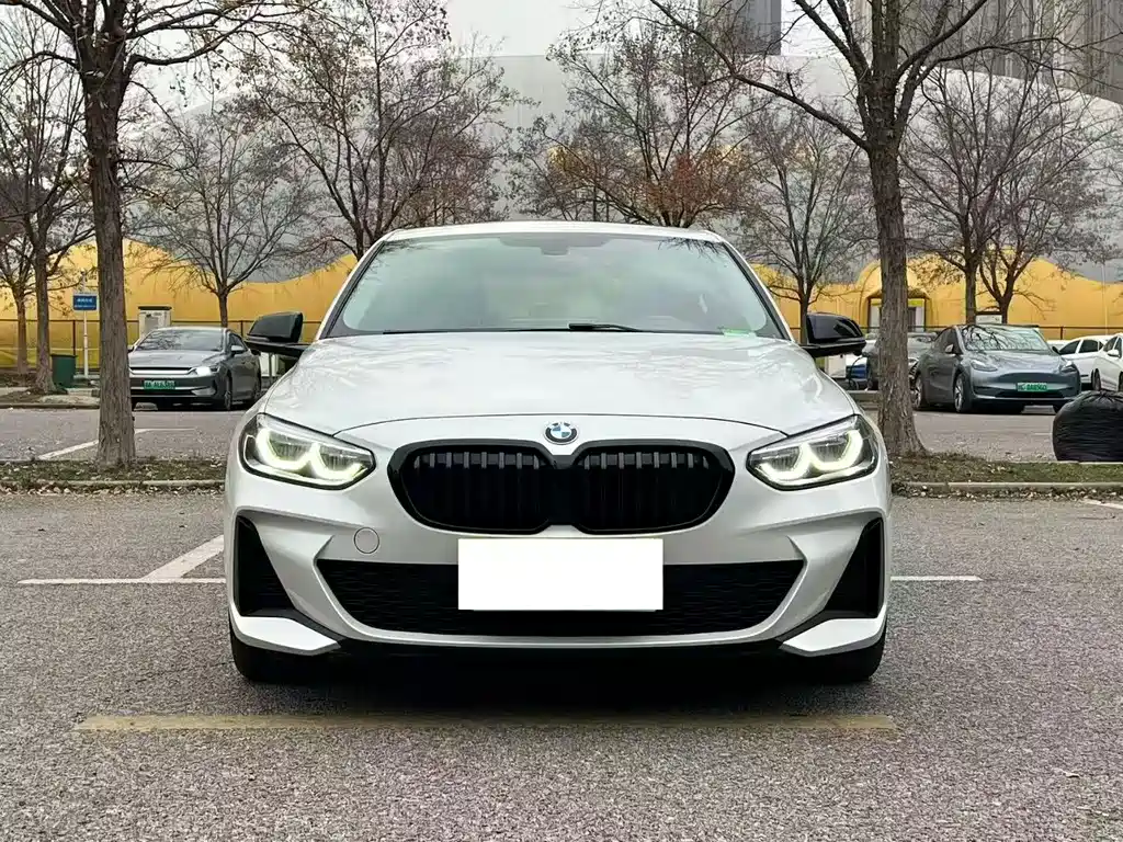 BMW 1 SERIES