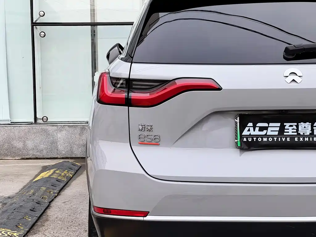 NIO NIO ES8