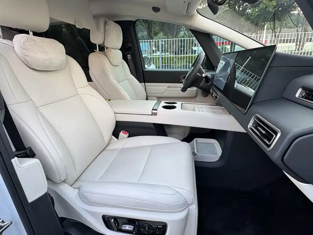 Li Auto Li MEGA — миниатюра 22