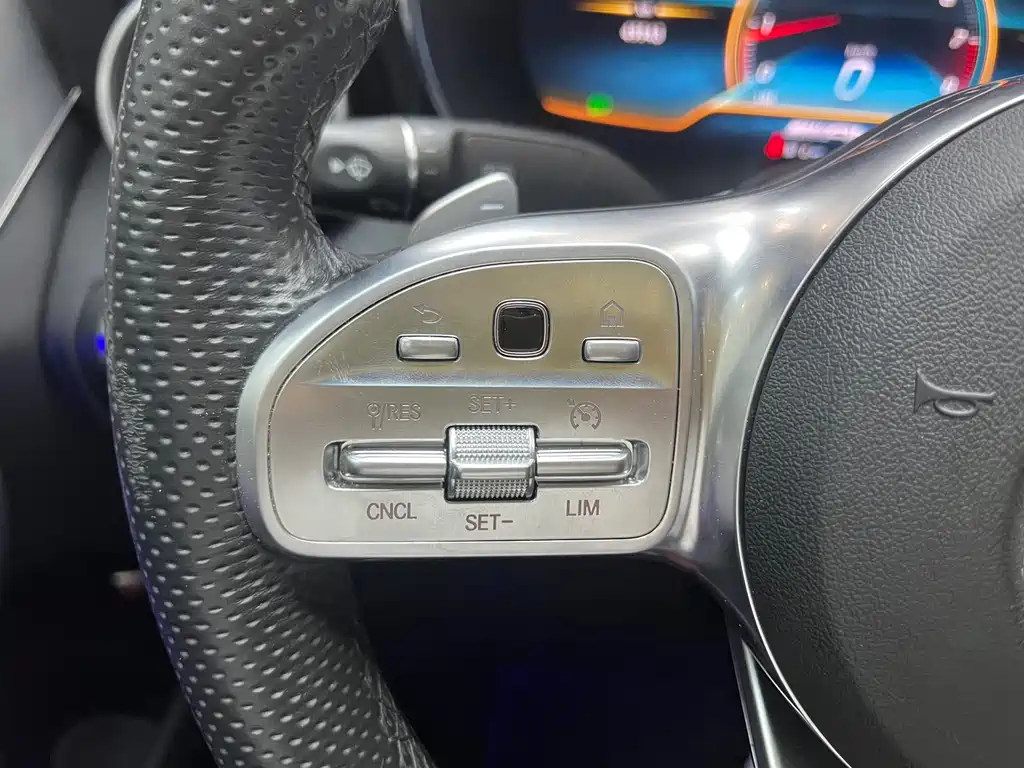 Mercedes-Benz C-Class — миниатюра 12