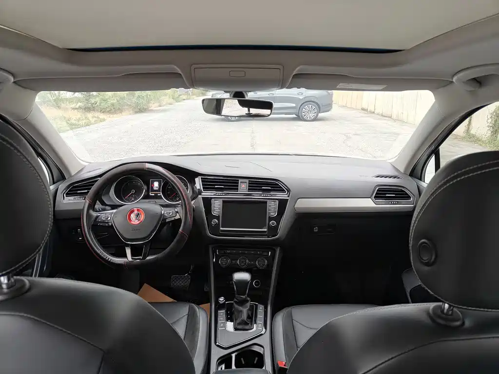 Volkswagen Tiguan L — миниатюра 9