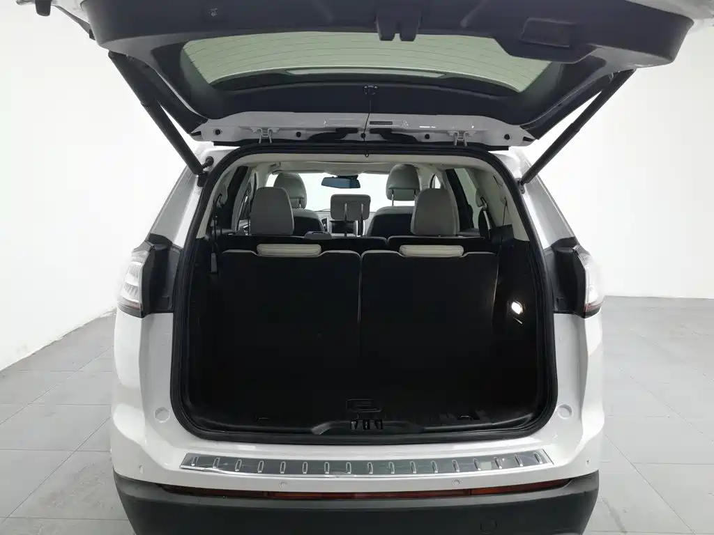 Ford Edge — миниатюра 16