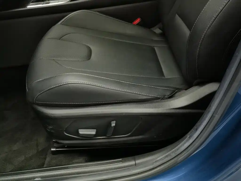Hyundai Elantra — миниатюра 20